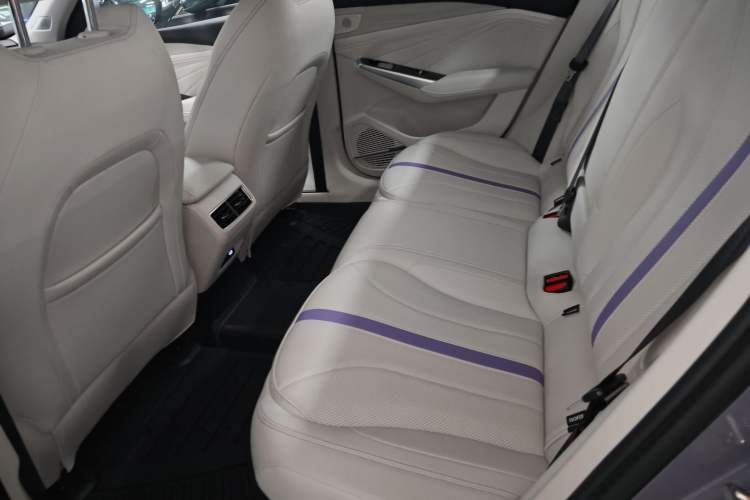 Used Geely Auto Preface 2024 Zhiqing 1.5TD Galaxy Edition Left Rear Seat