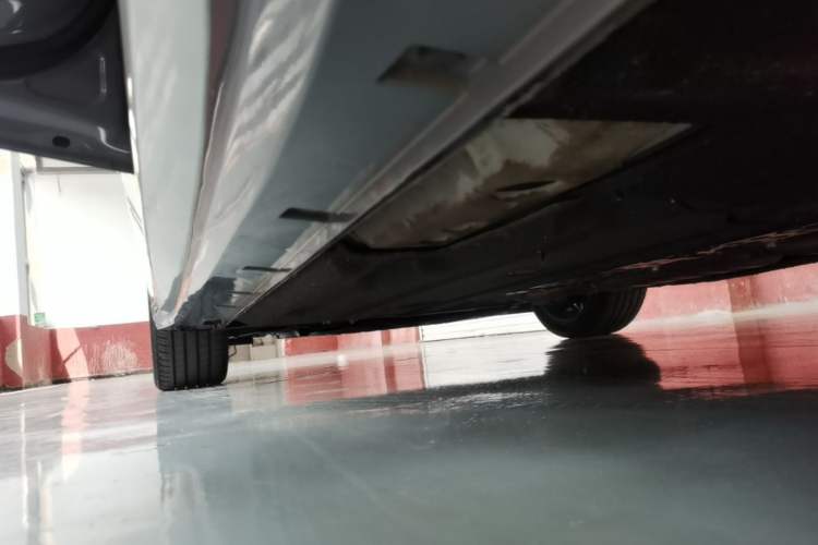 Used Geely Auto Preface 2024 Zhiqing 1.5TD Tiangong Edition Left Side Sill