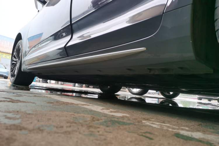 Used Geely Auto Preface 2024 Zhiqing 1.5TD Tiangong Edition Left Side Sill