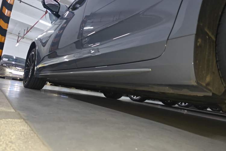 Used Geely Auto Preface 2024 Zhiqing 1.5TD Tiangong Edition Left Side Sill