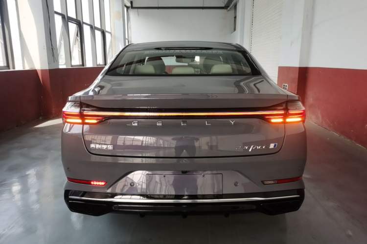 Used Geely Auto Preface 2024 Zhiqing 1.5TD Tiangong Edition Rear