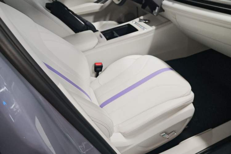 Used Geely Auto Preface 2024 Zhiqing 1.5TD Galaxy Edition Right Front Seat