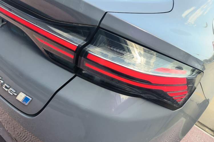Used Geely Auto Preface 2024 Zhiqing 1.5TD Tiangong Edition Right Rear Taillight