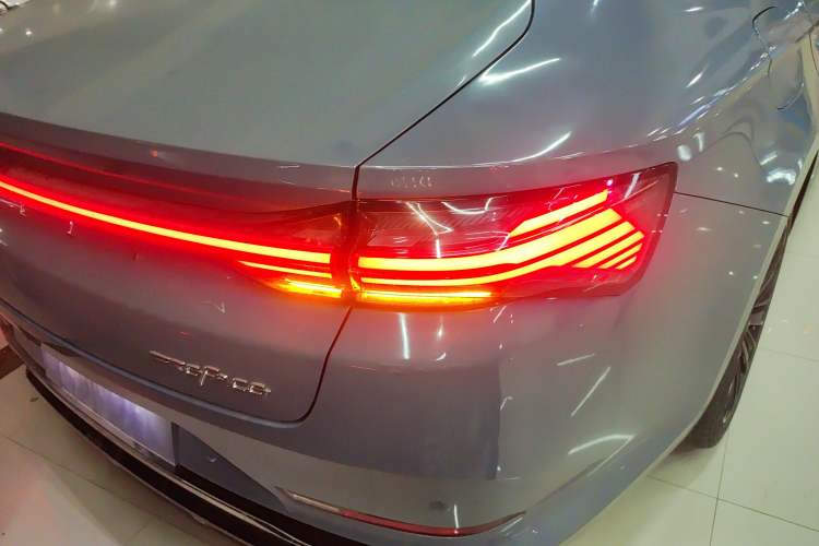 Used Geely Auto Preface 2024 Zhiqing 1.5TD Tiangong Edition Right Rear Taillight
