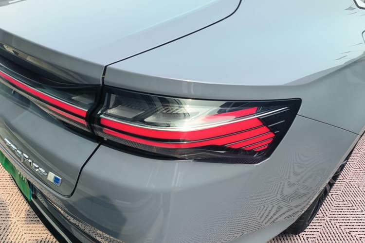 Used Geely Auto Preface 2024 Zhiqing 1.5TD Tiangong Edition Right Rear Taillight