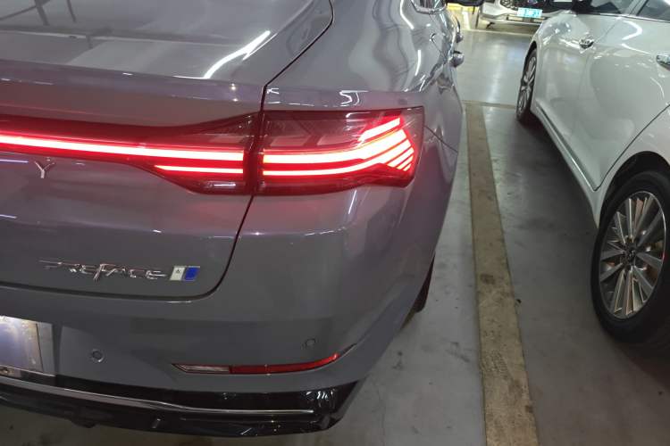 Used Geely Auto Preface 2024 Zhiqing 1.5TD Tiangong Edition Right Rear Taillight