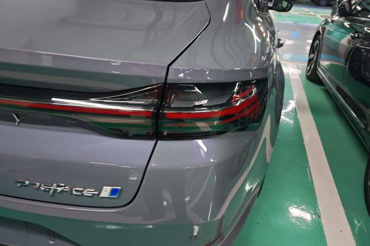Used Geely Auto Preface 2024 Zhiqing 1.5TD Galaxy Edition Right Rear Taillight