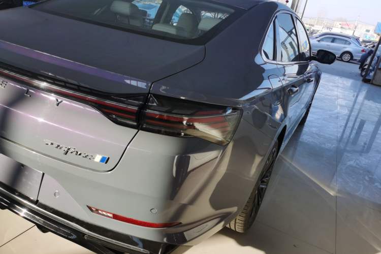 Used Geely Auto Preface 2024 Zhiqing 1.5TD Tiangong Edition Right Rear Taillight
