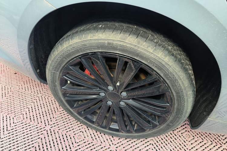 Used Geely Auto Preface 2024 Zhiqing 1.5TD Tiangong Edition Right Rear Wheel Hub