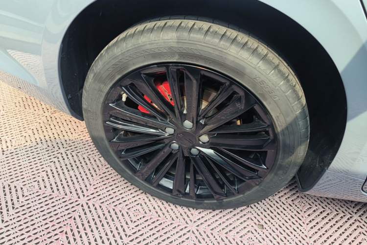 Used Geely Auto Preface 2024 Zhiqing 1.5TD Tiangong Edition Right Rear Wheel Hub