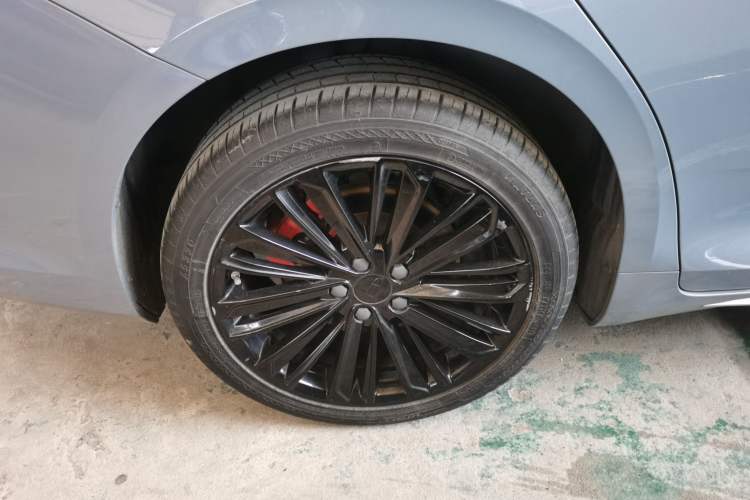 Used Geely Auto Preface 2024 Zhiqing 1.5TD Tiangong Edition Right Rear Wheel Hub