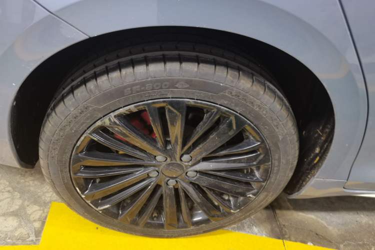 Used Geely Auto Preface 2024 Zhiqing 1.5TD Tiangong Edition Right Rear Wheel Hub
