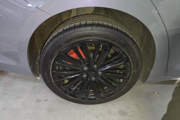 Used Geely Auto Preface 2024 Zhiqing 1.5TD Tiangong Edition Right Rear Wheel Hub