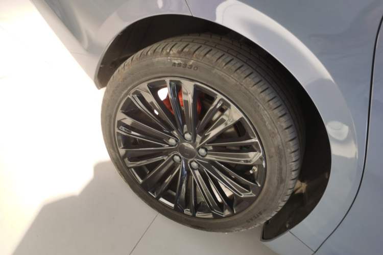 Used Geely Auto Preface 2024 Zhiqing 1.5TD Tiangong Edition Right Rear Wheel Hub