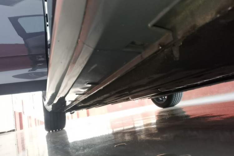 Used Geely Auto Preface 2024 Zhiqing 1.5TD Tiangong Edition Right Side Sill