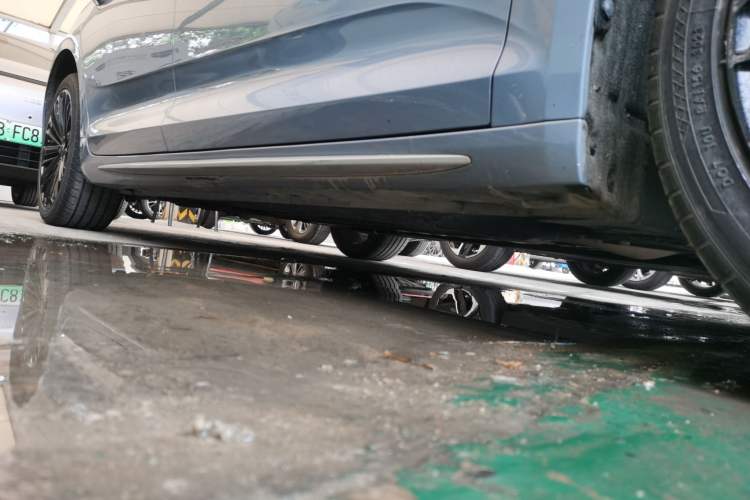 Used Geely Auto Preface 2024 Zhiqing 1.5TD Tiangong Edition Right Side Sill