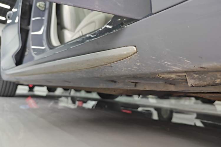 Used Geely Auto Preface 2024 Zhiqing 1.5TD Tiangong Edition Right Side Sill