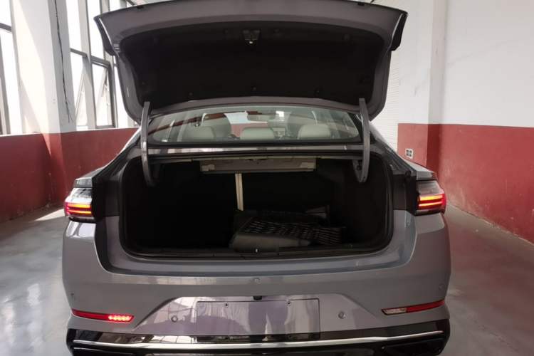 Used Geely Auto Preface 2024 Zhiqing 1.5TD Tiangong Edition Trunk