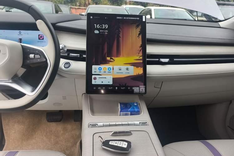 Used Geely Auto Preface 2024 Zhiqing 1.5TD Xingyun Edition Audio And AC Panel