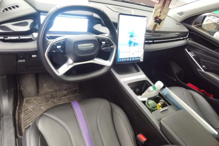 Used Geely Auto Preface 2024 Zhiqing 1.5TD Galaxy Edition Center Console