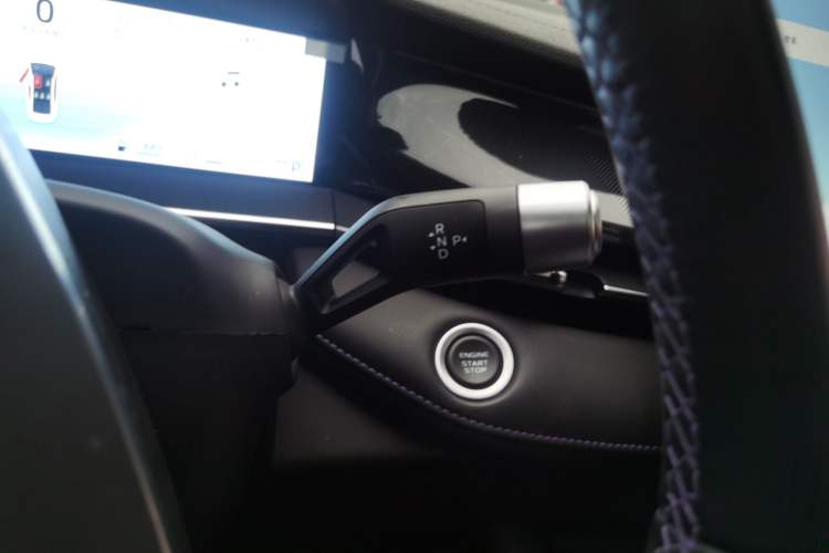 Used Geely Auto Preface 2024 Zhiqing 1.5TD Galaxy Edition Gear Lever
