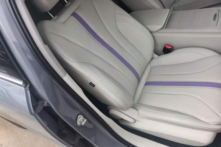 Used Geely Auto Preface 2024 Zhiqing 1.5TD Xingyun Edition Right Front Seat