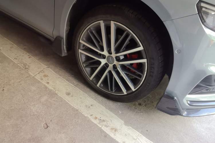 Used Geely Auto Preface 2024 2.0TD Xiaohan Edition Right Front Wheel Hub