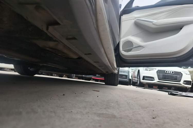 Used Geely Auto Preface 2024 Zhiqing 1.5TD Xingyun Edition Right Side Sill