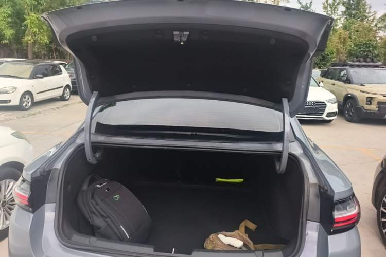 Used Geely Auto Preface 2024 Zhiqing 1.5TD Xingyun Edition Trunk