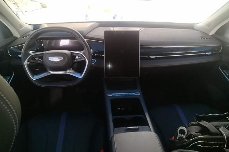Used Geely Auto Preface 2024 Zhiqing 1.5TD Xingyun Edition Center Console