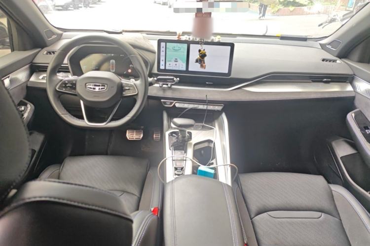 Used Geely Auto Preface 2024 2.0TD Qingyun Edition Center Console