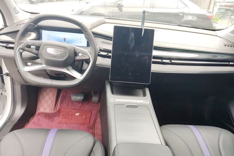 Used Geely Auto Preface 2024 Zhiqing 1.5TD Galaxy Edition Center Console