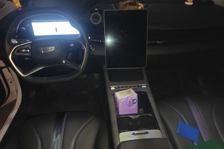 Used Geely Auto Preface 2024 Zhiqing 1.5TD Galaxy Edition Center Console