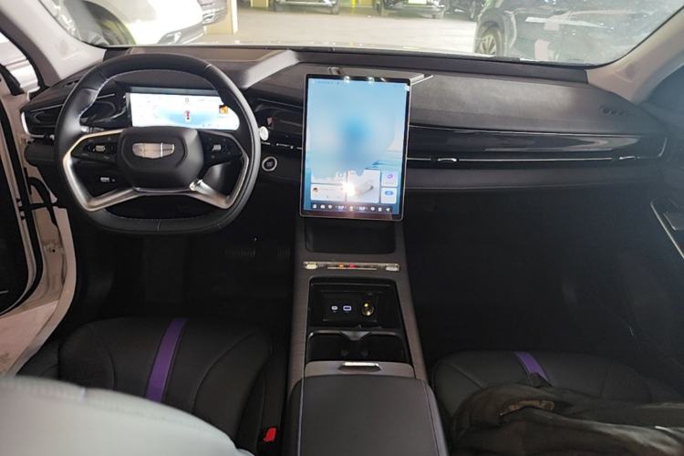 Used Geely Auto Preface 2024 Zhiqing 1.5TD Xingyun Edition Center Console
