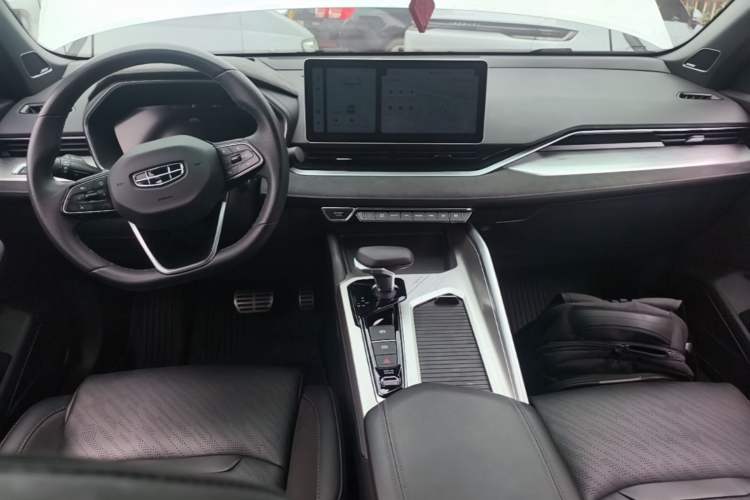 Used Geely Auto Preface 2024 2.0TD Xiaohan Edition Center Console