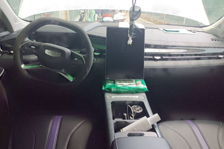 Used Geely Auto Preface 2024 Zhiqing 1.5TD Xingyun Edition Center Console