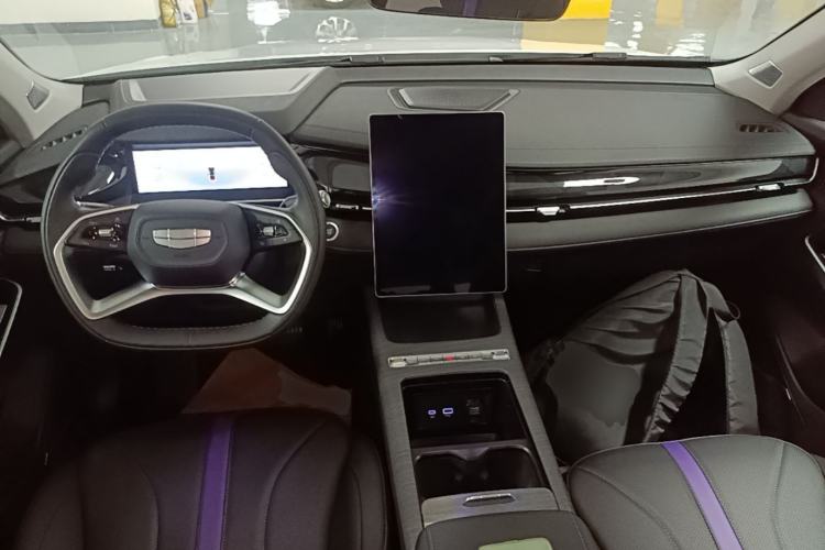 Used Geely Auto Preface 2024 Zhiqing 1.5TD Galaxy Edition Center Console