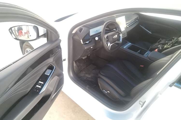 Used Geely Auto Preface 2024 Zhiqing 1.5TD Xingyun Edition Driver Seat