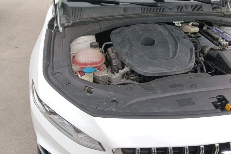 Used Geely Auto Preface 2024 2.0TD Qingyun Edition Engine Bay Right