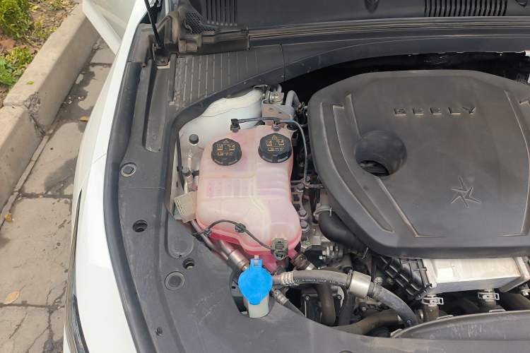 Used Geely Auto Preface 2024 Zhiqing 1.5TD Tiangong Edition Engine Bay Right
