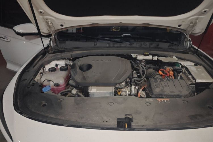 Used Geely Auto Preface 2024 Zhiqing 1.5TD Galaxy Edition Engine Bay Right