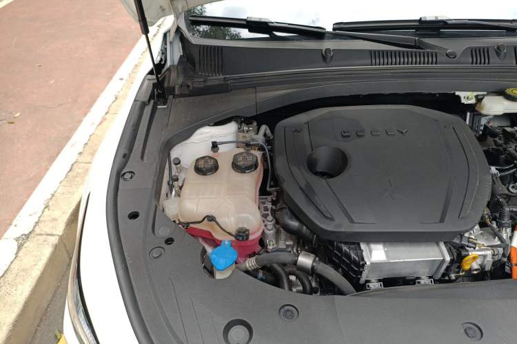 Used Geely Auto Preface 2024 Zhiqing 1.5TD Tiangong Edition Engine Bay Right