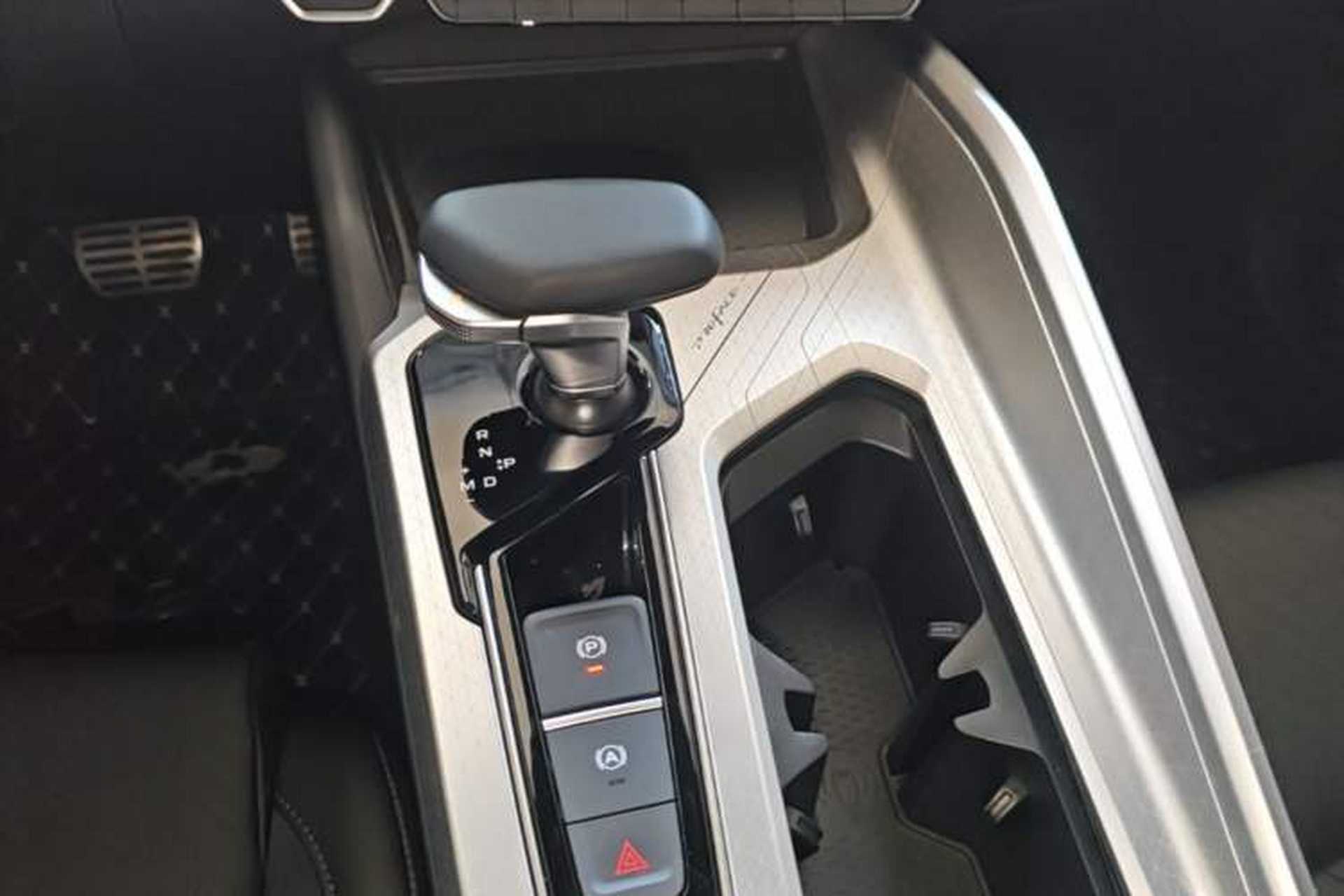 Used Geely Auto Preface 2024 2.0TD Qingyun Edition Gear Lever