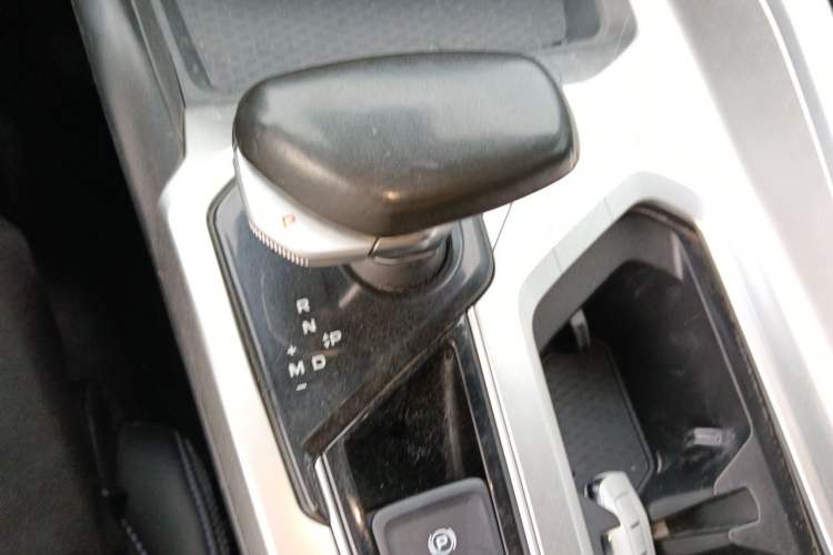 Used Geely Auto Preface 2024 2.0TD Qingyun Edition Gear Lever