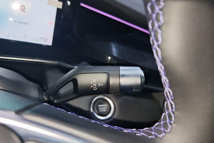 Used Geely Auto Preface 2024 Zhiqing 1.5TD Galaxy Edition Gear Lever