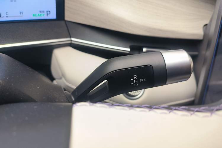 Used Geely Auto Preface 2024 Zhiqing 1.5TD Tiangong Edition Gear Lever