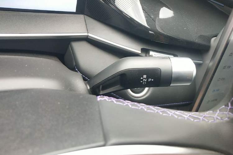Used Geely Auto Preface 2024 Zhiqing 1.5TD Galaxy Edition Gear Lever