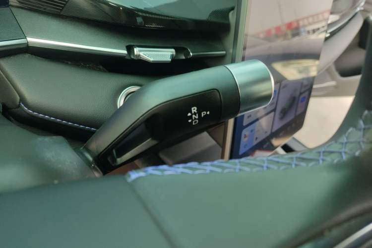 Used Geely Auto Preface 2024 Zhiqing 1.5TD Galaxy Edition Gear Lever