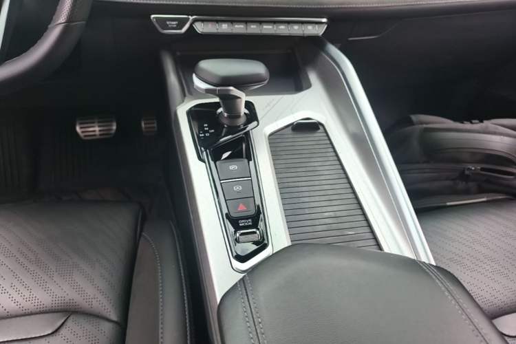 Used Geely Auto Preface 2024 2.0TD Xiaohan Edition Gear Lever