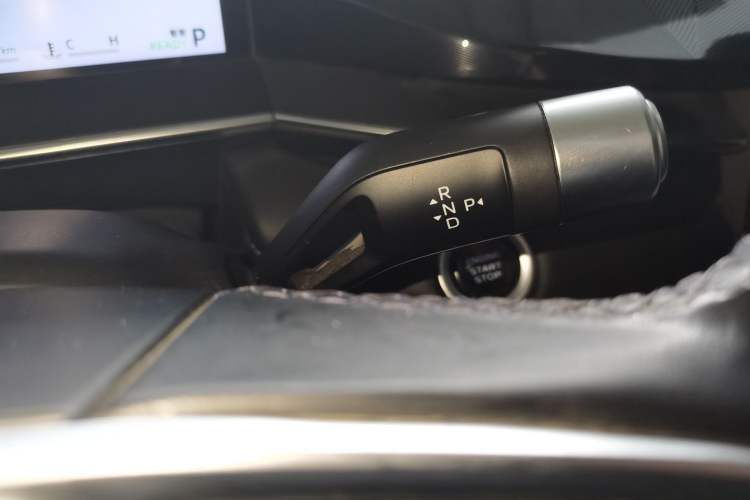 Used Geely Auto Preface 2024 Zhiqing 1.5TD Galaxy Edition Gear Lever